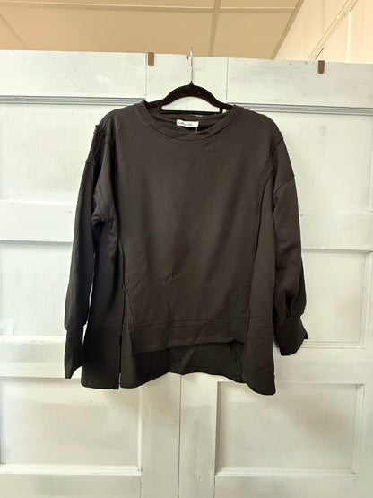 ROUND NECK OVERSIZED SEAM TOP