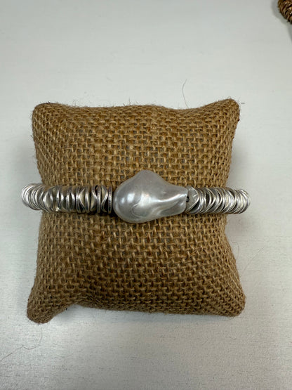 Unique Pearl Bracelet