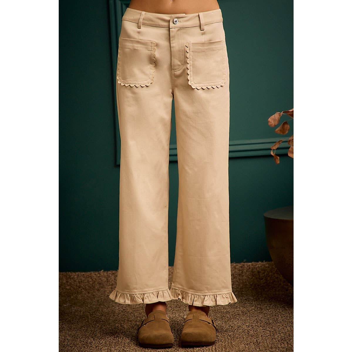 MID RISES CALLOP TRIM PATCH POCKET RUFFLED BOTTOM PANTS