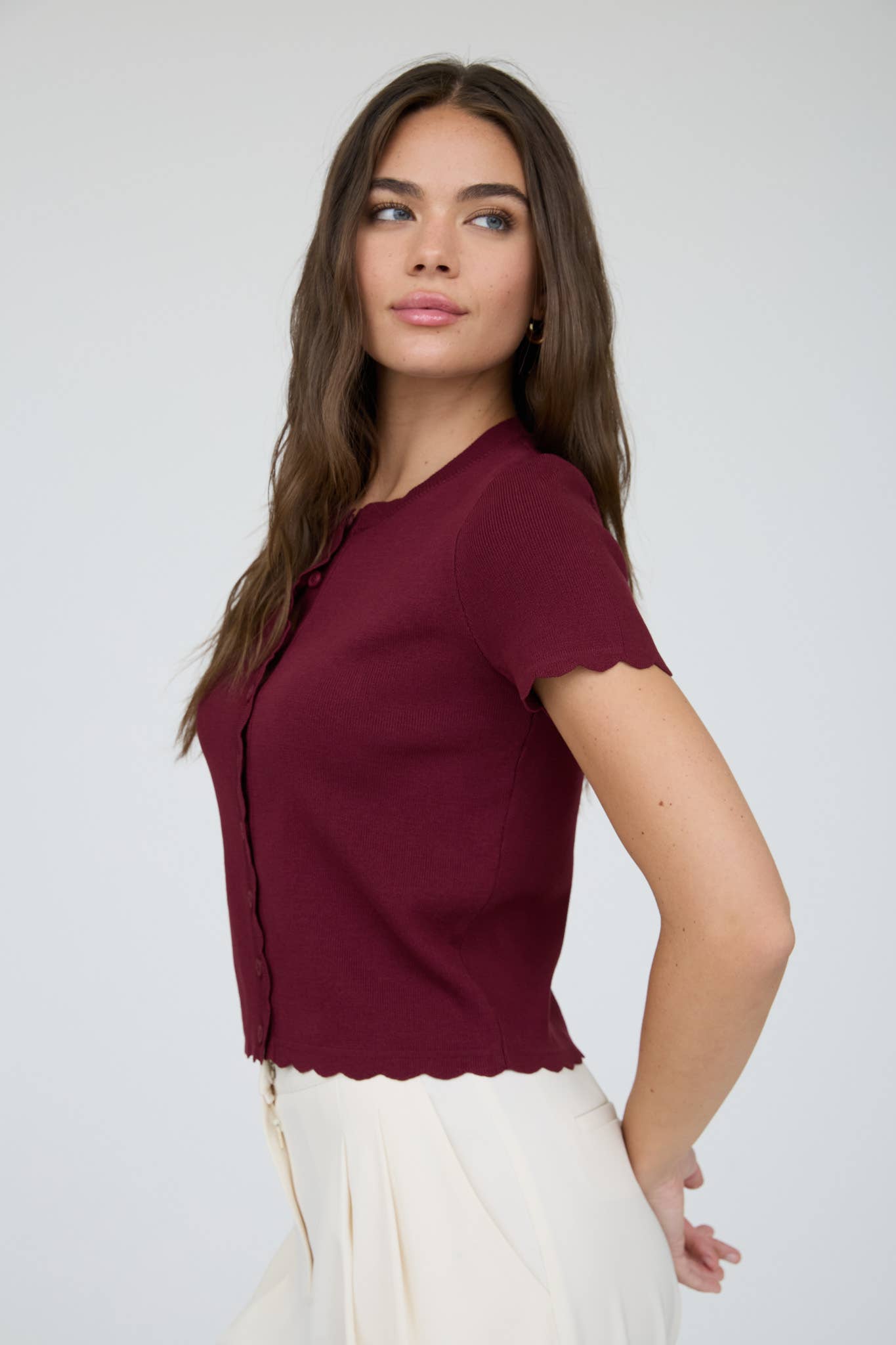 SCALLOPED SHORT SLEEVE BUTTON DOWN KNIT CARDIGAN