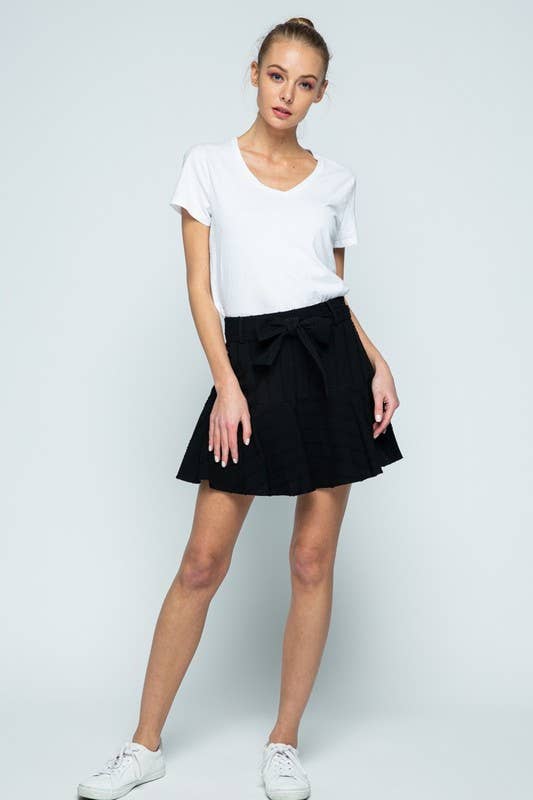 BLACK SELF-TYING WAIST RUFFLED FLOWY HEM SHORTS MRMP8142: Black / Contemporary / S