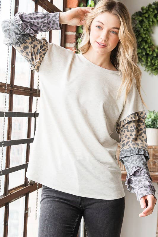 ET6877-10  SOLID COLOR BLOCK AND ANIMAL TOP WITH RUFFLED: OATMEAL / 2-2-2 (S-M-L)