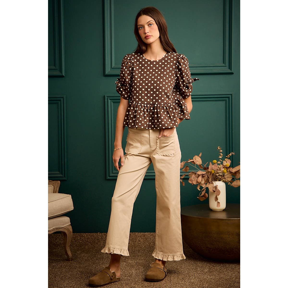 MID RISES CALLOP TRIM PATCH POCKET RUFFLED BOTTOM PANTS