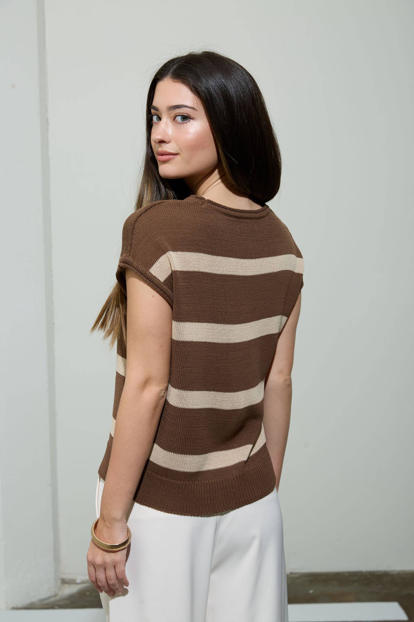 STRIPE FRONT SEAM SHORT SLEEVE SWEATER KNIT TOP