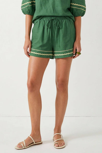 Contrast Trim Linen Shorts