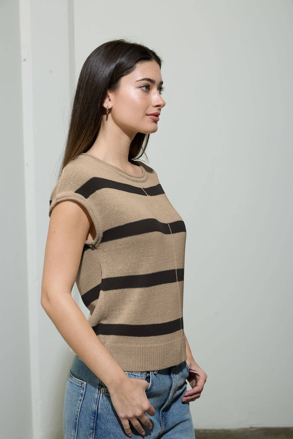 STRIPE FRONT SEAM SHORT SLEEVE SWEATER KNIT TOP