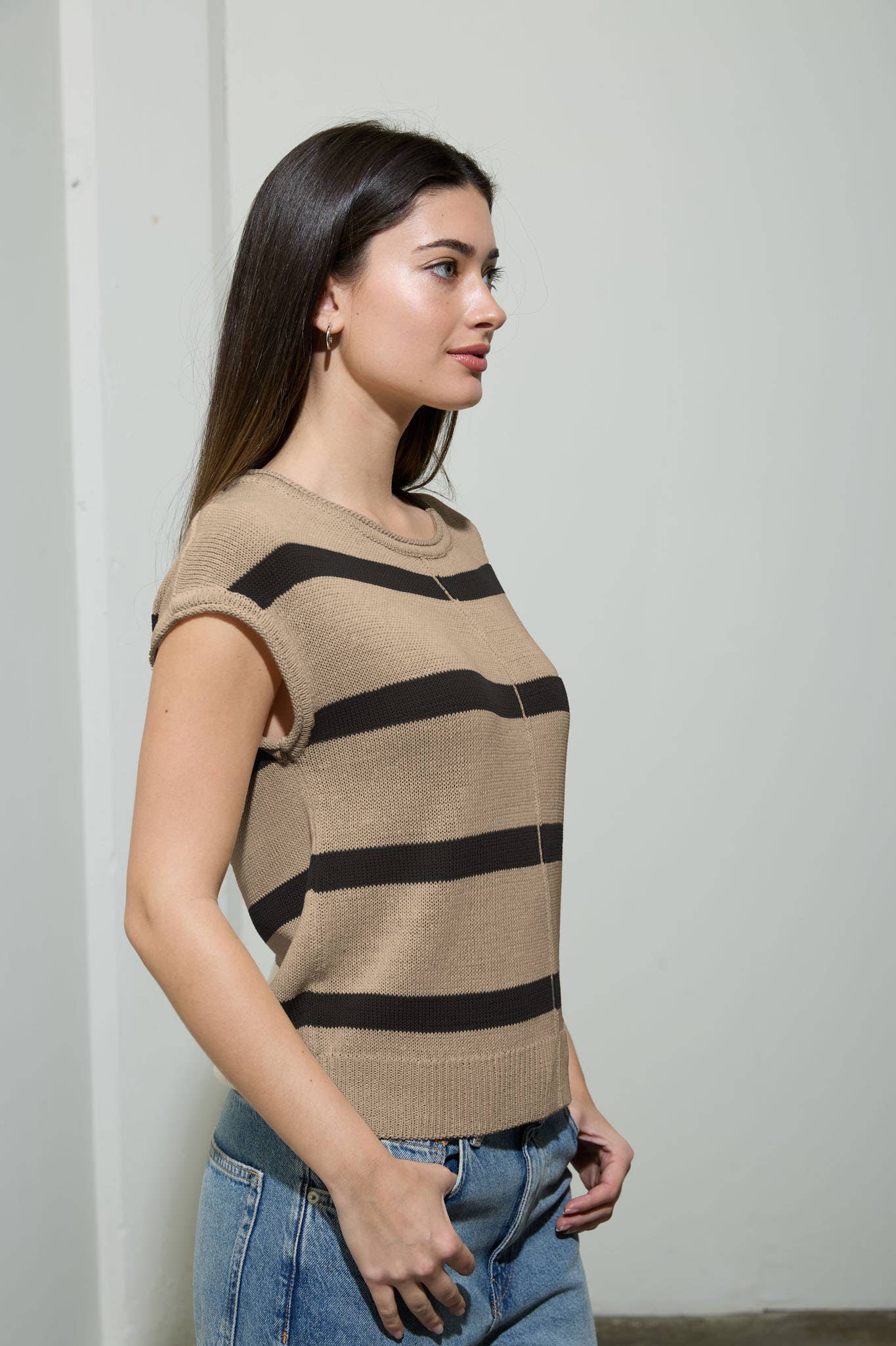 STRIPE FRONT SEAM SHORT SLEEVE SWEATER KNIT TOP
