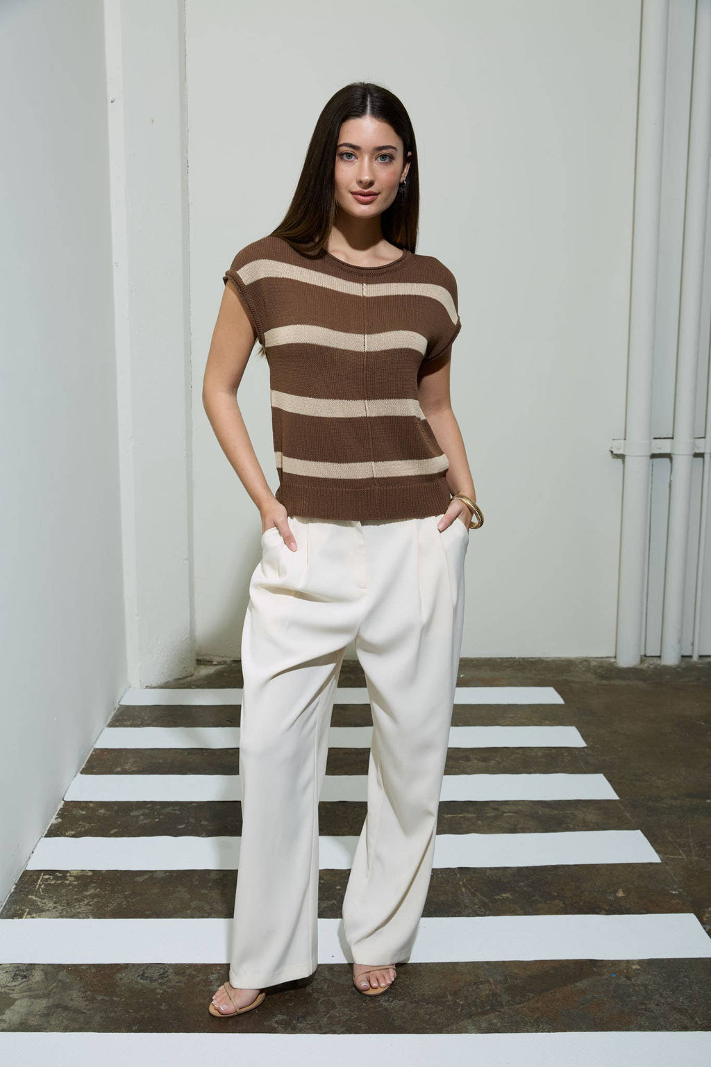 STRIPE FRONT SEAM SHORT SLEEVE SWEATER KNIT TOP