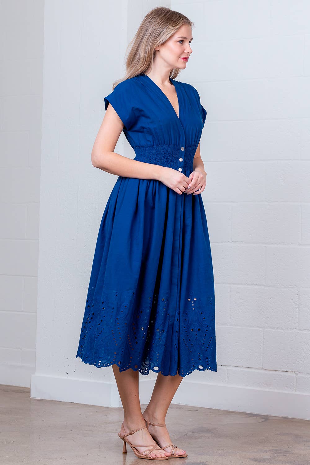 ZD49036T-ROLL-UP SLV V-NECK SMOCKING AT WAIST LONG DRESS
