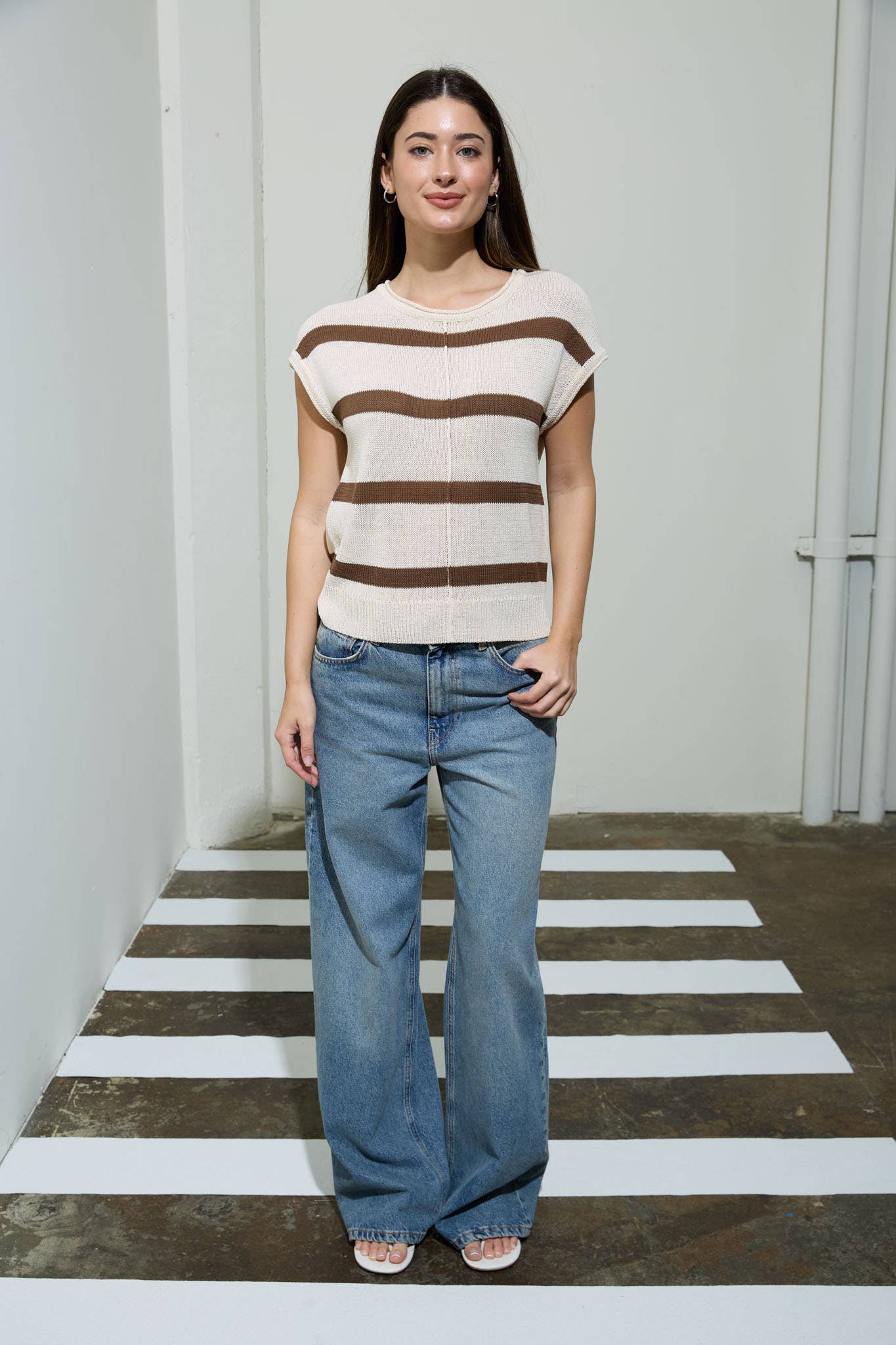 STRIPE FRONT SEAM SHORT SLEEVE SWEATER KNIT TOP