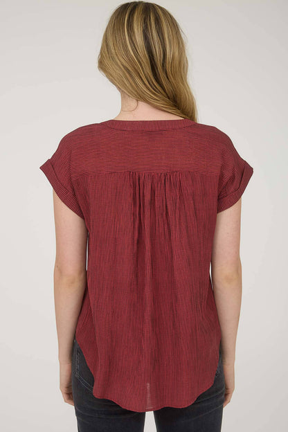 PINSTRIPE SHORT CUFF SLEEVE BUTTON DOWN SHIRT: CHAMPAGNE