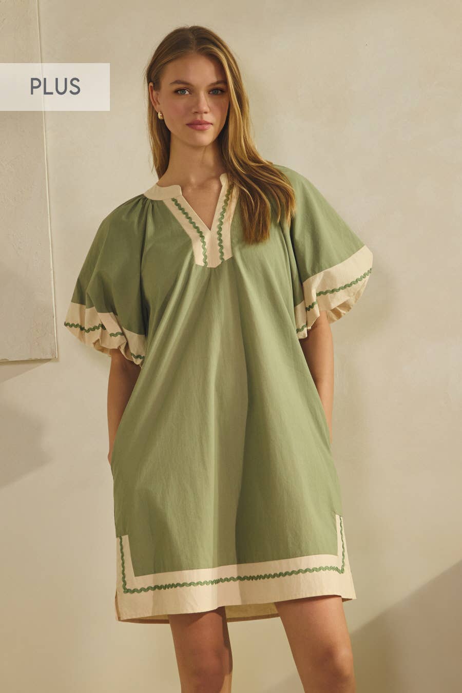 Plus Contrast-trim Shift Dress