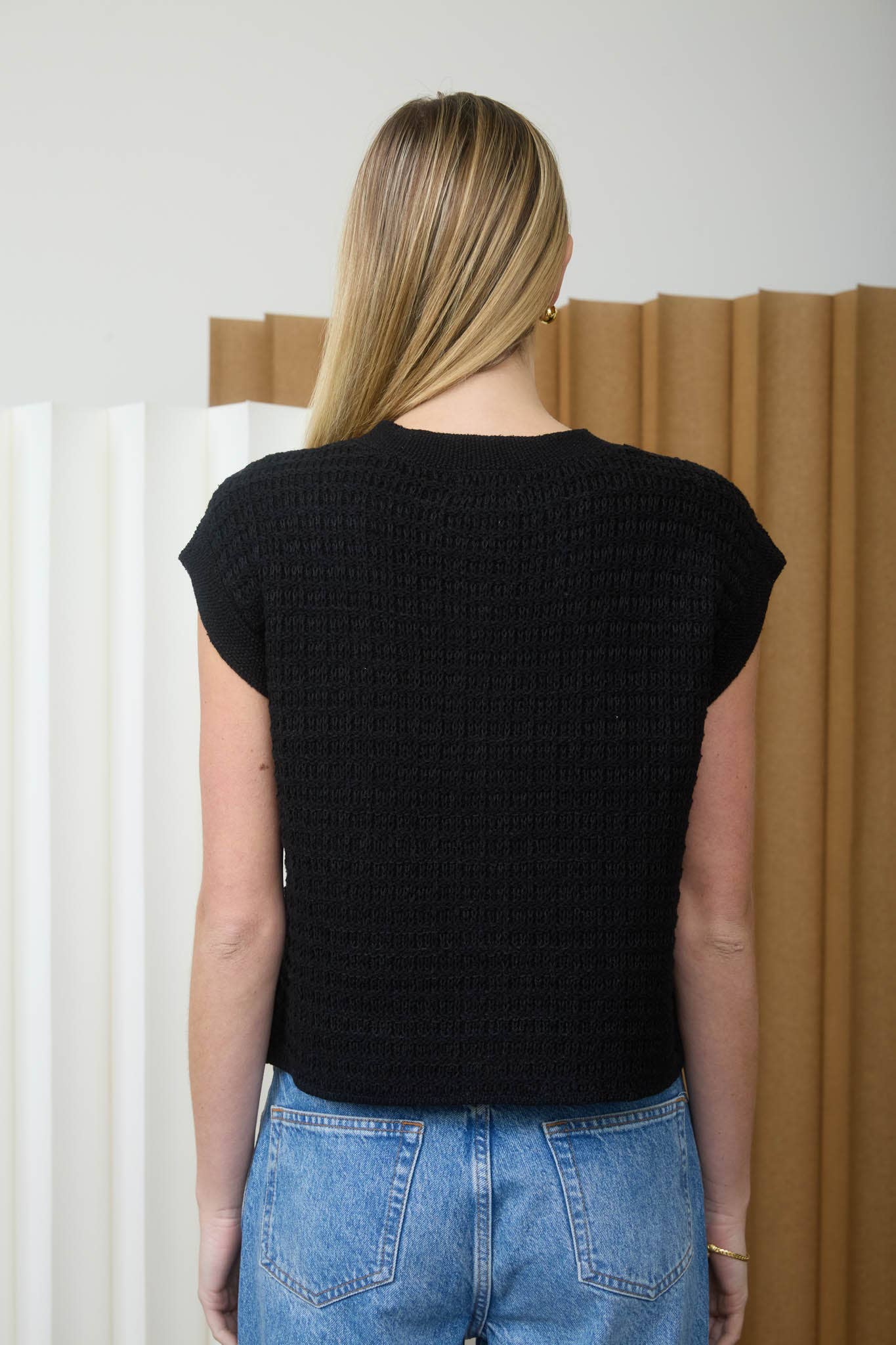 BUTTON HARDWARE DETAIL SHORT SLEEVE KNIT CARDIGAN