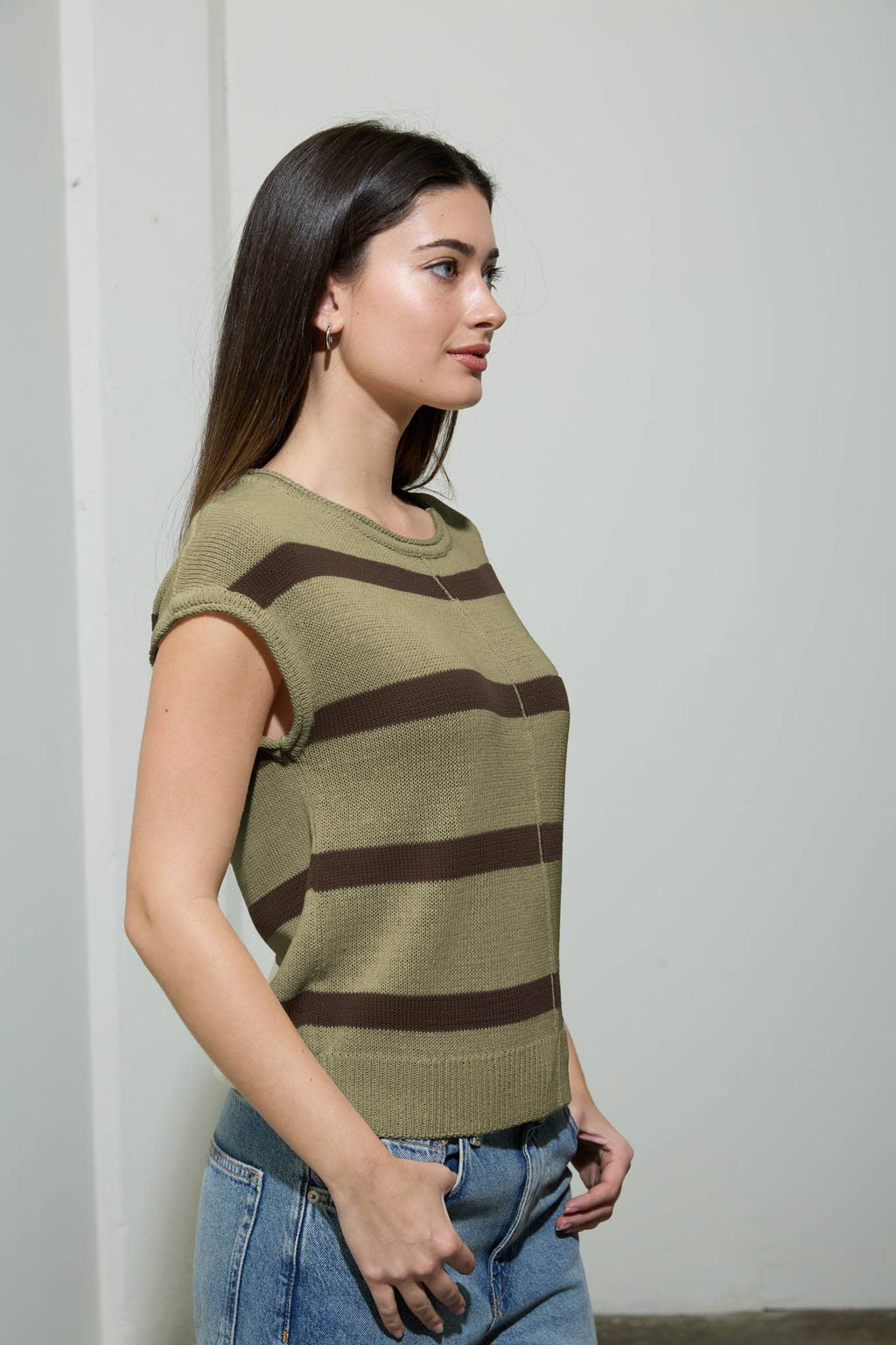 STRIPE FRONT SEAM SHORT SLEEVE SWEATER KNIT TOP