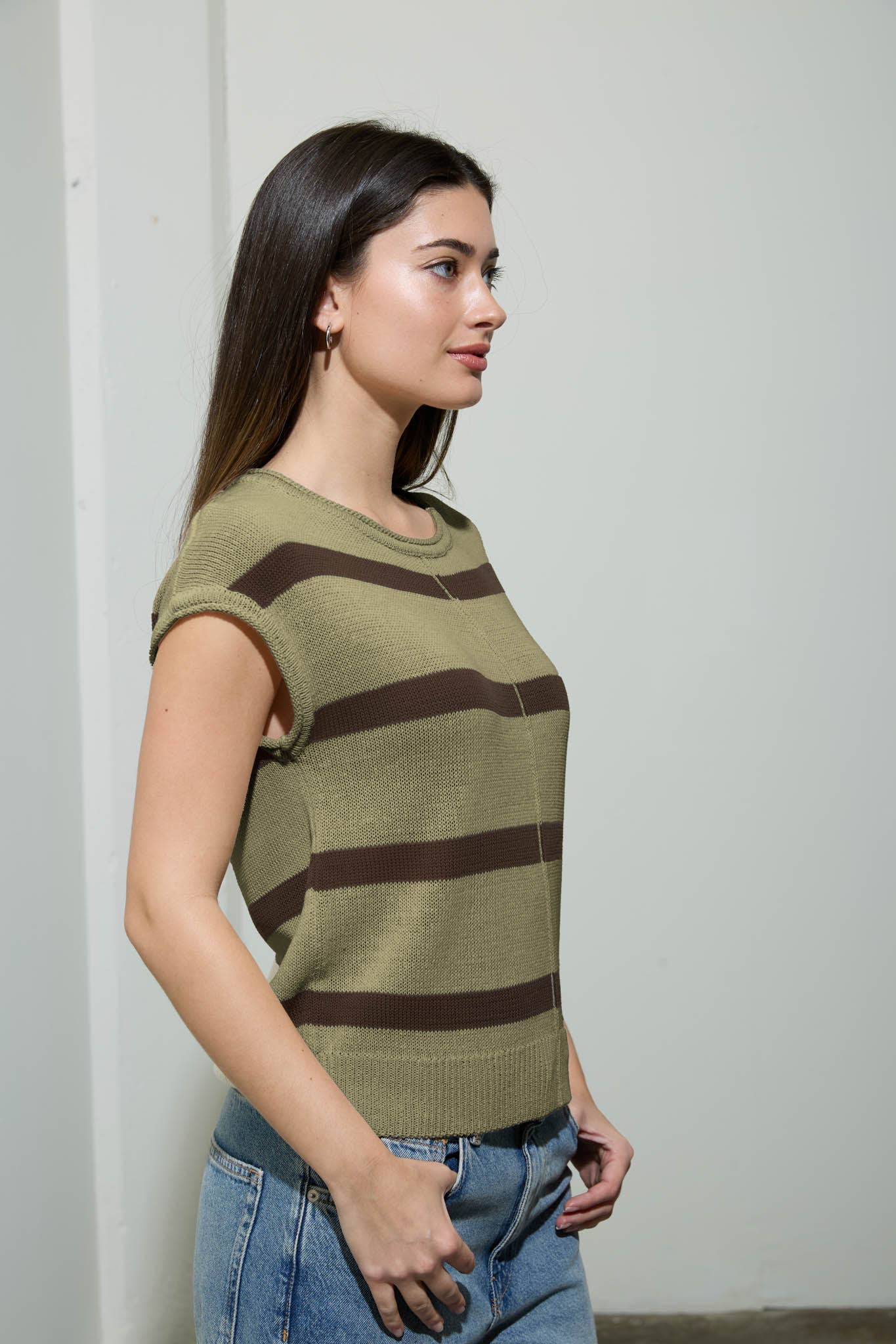 STRIPE FRONT SEAM SHORT SLEEVE SWEATER KNIT TOP