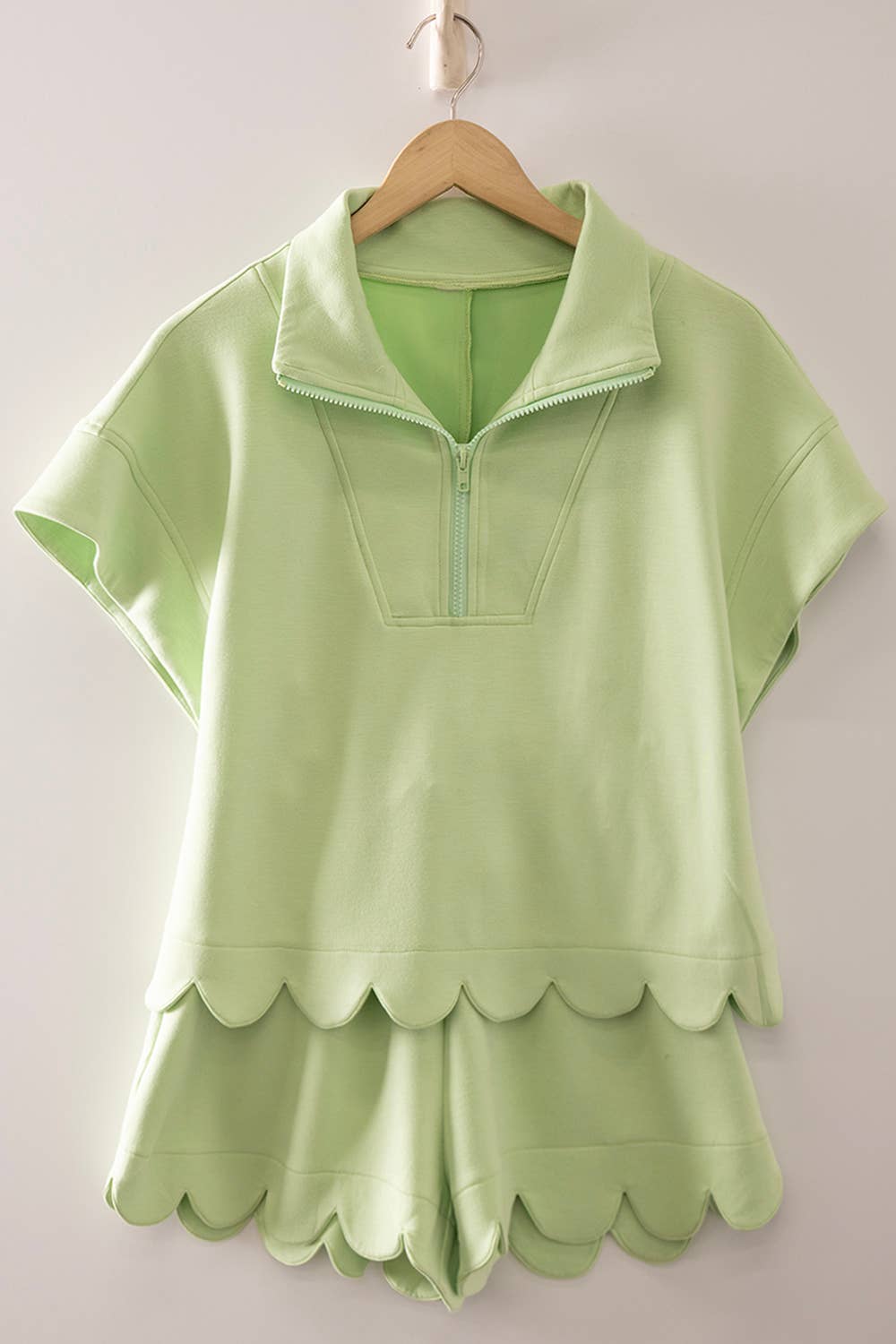 Half-Zip Scallop Active Shorts Set